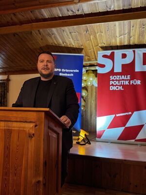SPD-Bundestagkandidat Severin Eder bei seiner Rede: Wir stehen für Gerechtigkeit und Verlässlichkeit!
